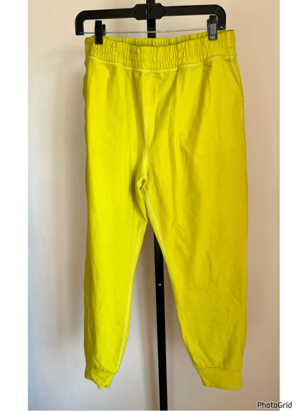Beyond Yoga Yellow Green Joggers Large